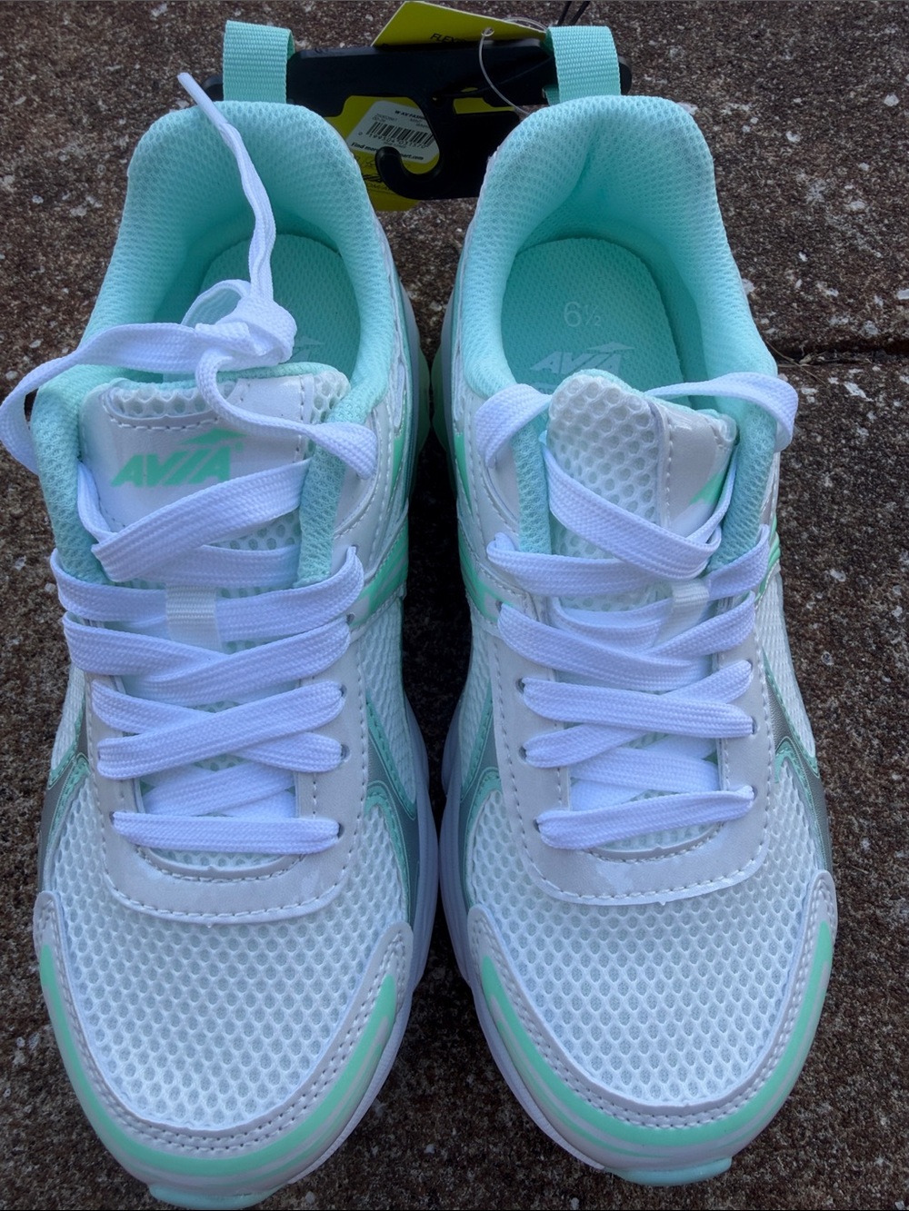 Avia Women's White and Mint Green Sneakers. Size 6.5 Women’s NEW - Picture 2 of 9